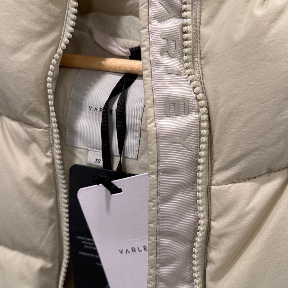 Varley Irving Water Resistant Hooded Vest - Picture 9 of 16